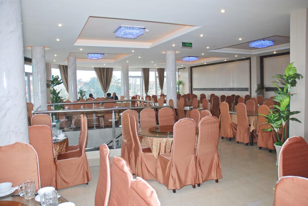 Mountain Town Hotel Da Lat Exterior photo