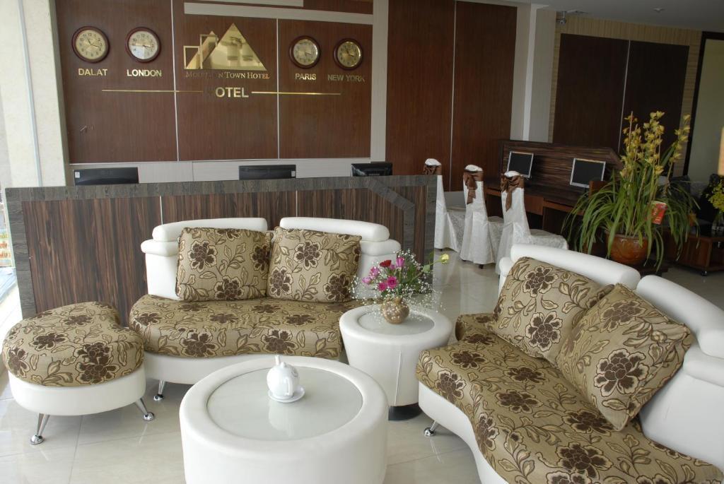 Mountain Town Hotel Da Lat Exterior photo